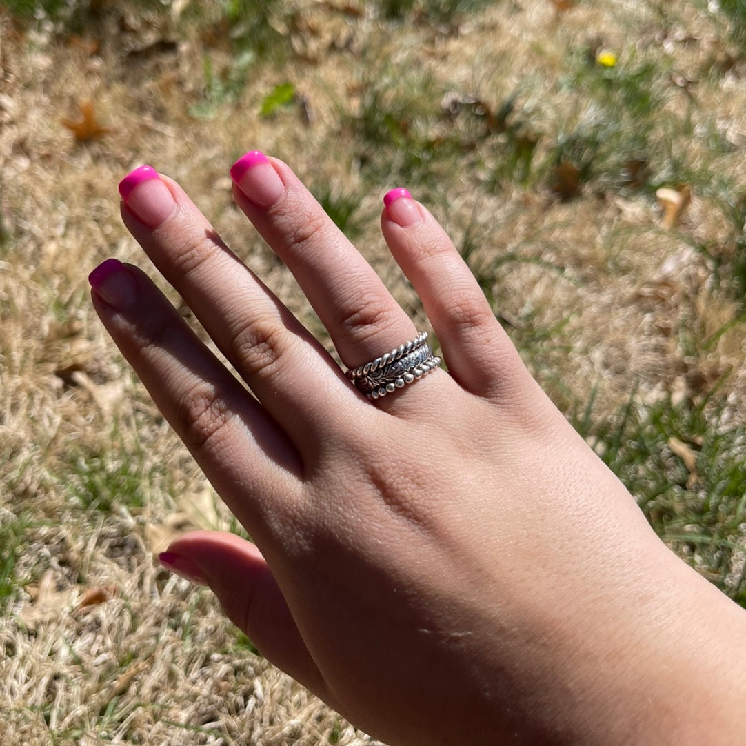 - Stand Alone Rope Ring -