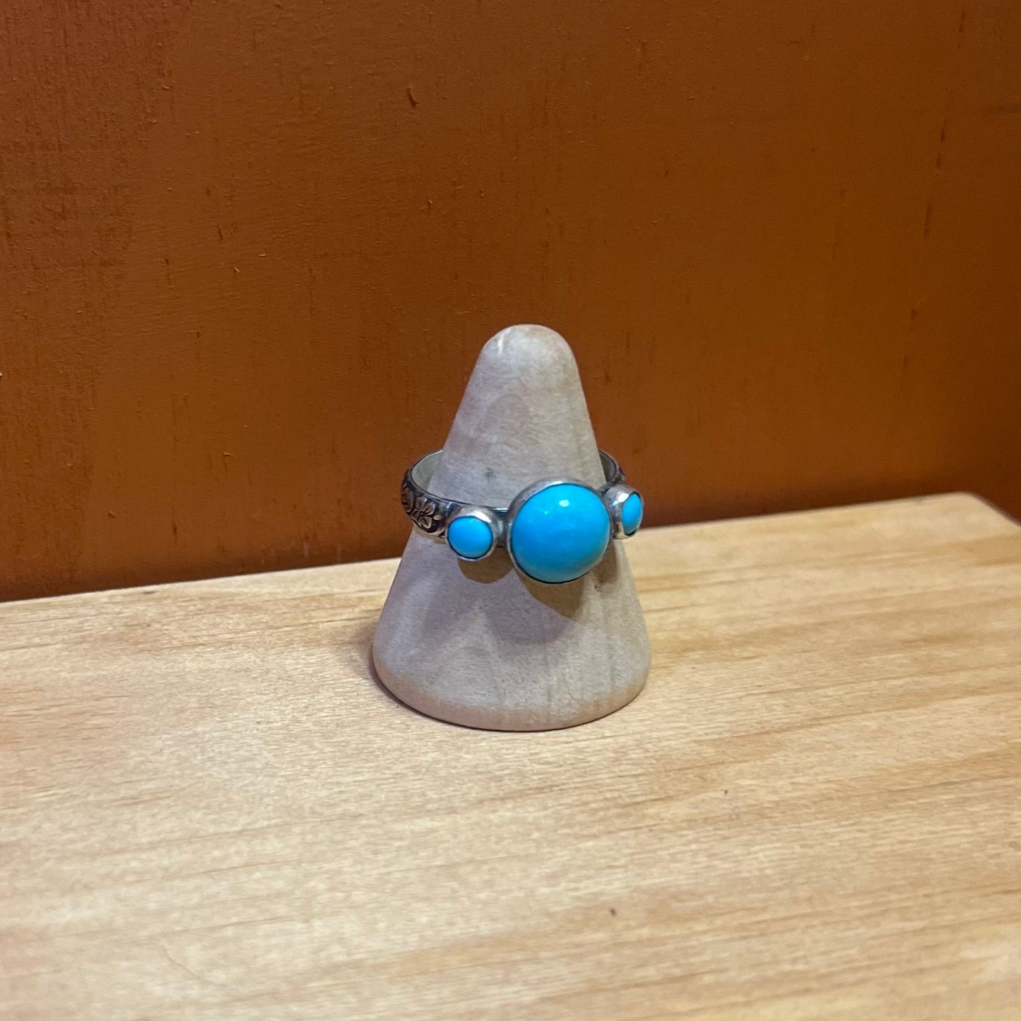 - 3 Stone Kingman Ring Size 10 -
