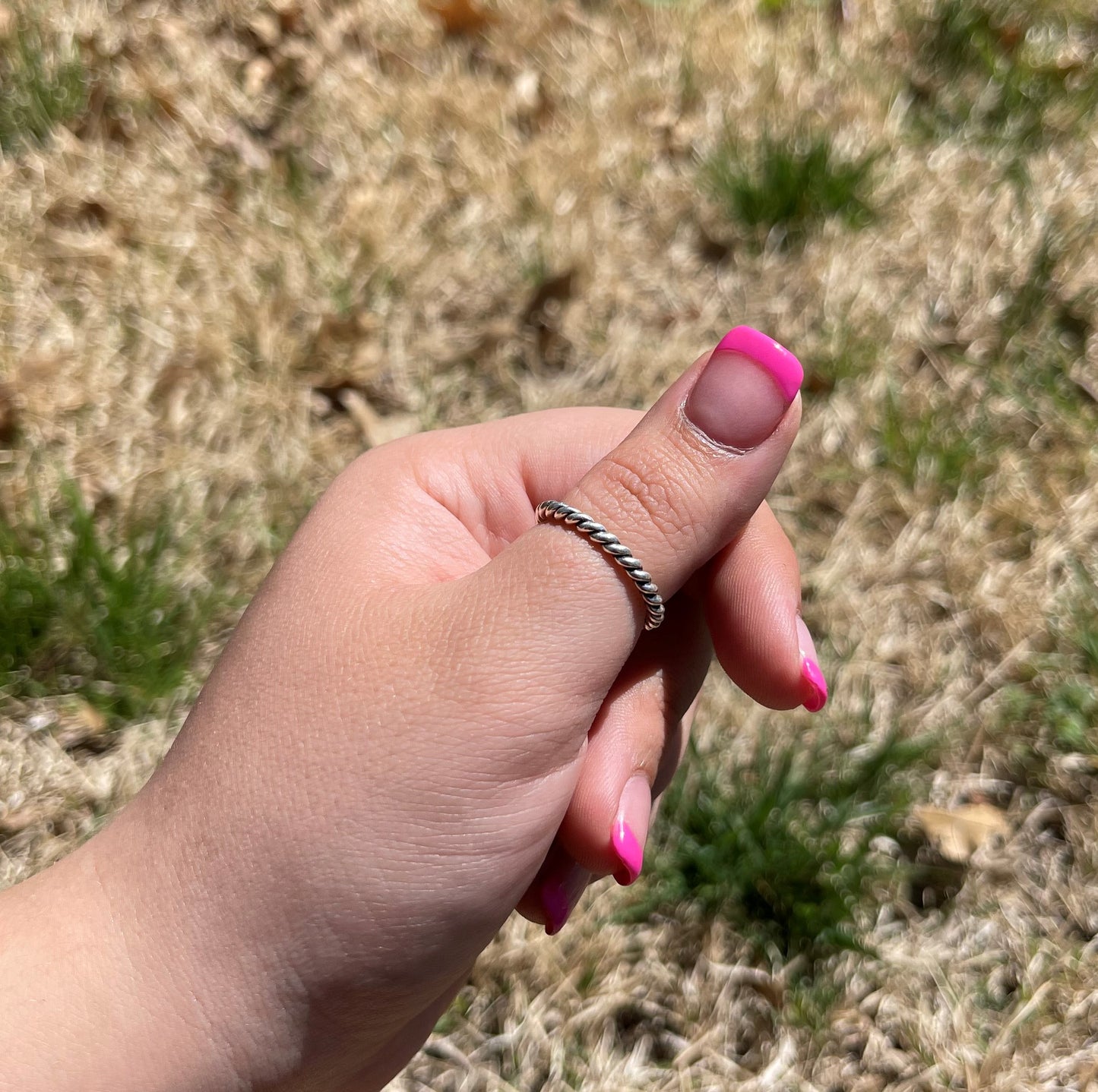 - Stand Alone Rope Ring -