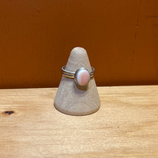 - Simple Pink Conch Ring 8 -